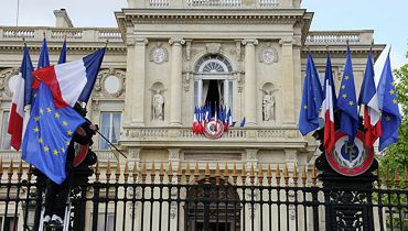 Новости - МИД Франции заплатит почти полмиллиона евро штрафа за низкое количество женщин на важных должностях