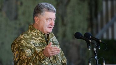 Новости - Порошенко поручил Минобороны повысить зарплаты военных на первой линии ООС