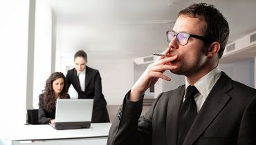 Статьи - Курящий работник - проблема для работодателя. Что вы можете с этим сделать?
