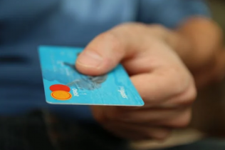 Новости - Мінфін надав роз’яснення щодо чуток про податок на переказ з картки на картку