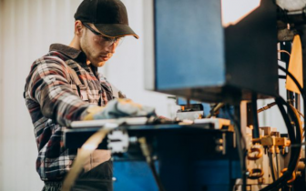 Новости - Не лише айтішники: хто в Україні заробляє до 100 тисяч гривень