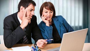 Статьи - Почему не стоит доверять жене ведения бухгалтерии в своей компании?